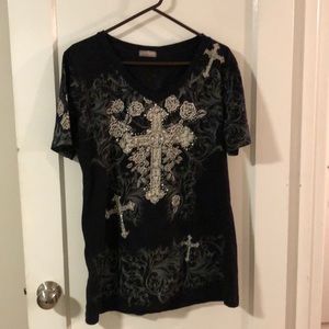 Woman’s black v neck t-shirt